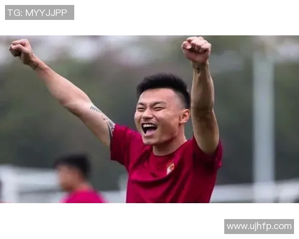 广州队杨立瑜展现出色表现助力球队冲击联赛冠军目标 广州队杨立瑜展现出色表现助力球队冲击联赛冠军目标